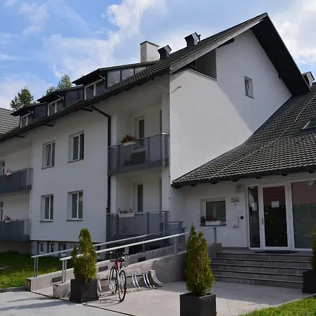 Aparthotel Apartmaji Klass 3*